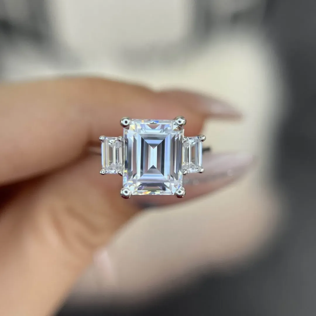/public/photos/live/Real Emerald Moissanite 3 Stone Engagement Ring 593 (2).webp